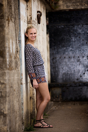 High-School-Senior-Girl-Cool-Grunge
