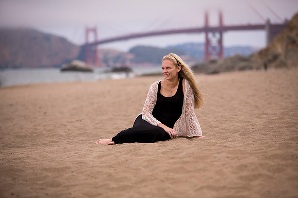 Girl-Senior-Portrait-on-Baker-Beach-SF