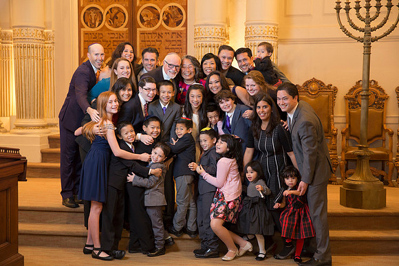 Large-Family-Group-Bar-Mitzvah-Portrait-Temple-Sinai-Oakland